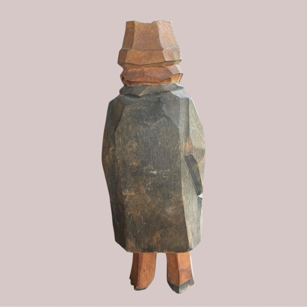 VINTAGE 5" CARL JOHAN
TRYGG WOOD CARVING • OLD MAN WEARING COAT • SWEDEN - Picture 3 of 15
